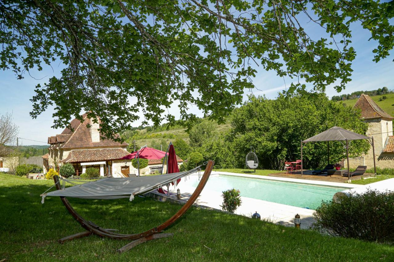 Domaine Du Bourg Salon Bed & Breakfast Exterior photo