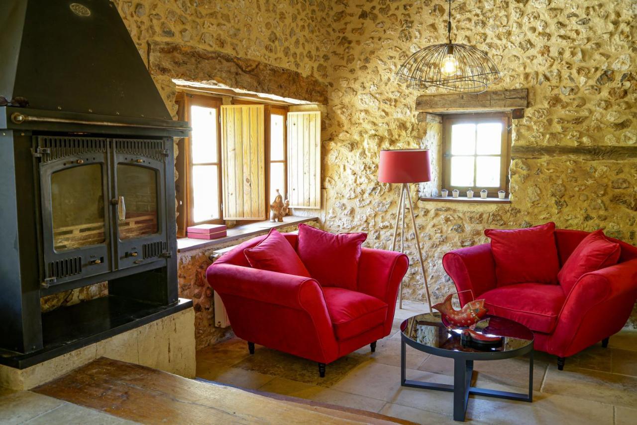 Domaine Du Bourg Salon Bed & Breakfast Exterior photo